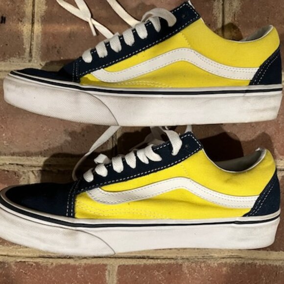 Vans Old Skool Skate Shoes - Picture 1 of 5